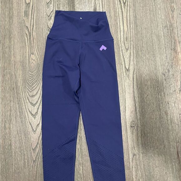 NWT Tonal Leggings High Waist Perforated Panel Pull-On Workout Pants Blue XS - Picture 8 of 8